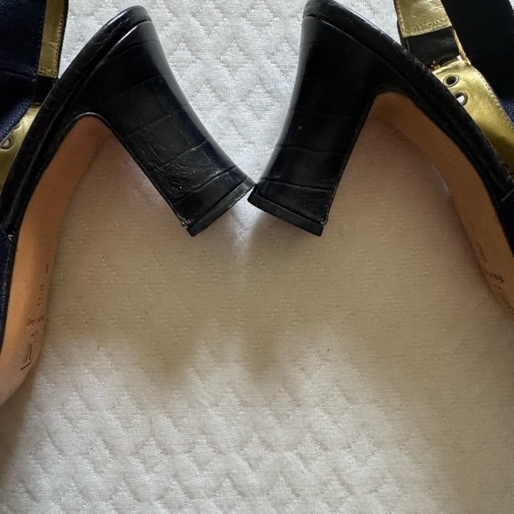 Bruno Magli Women's Navy Heels Size 10.5 B - Picture 3 of 6